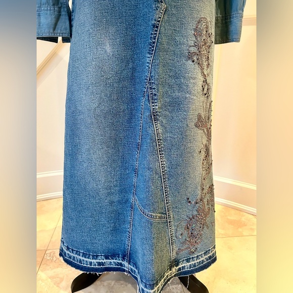 💕HOST PICK!💕90's Embroidered Denim Skirt - Picture 6 of 12